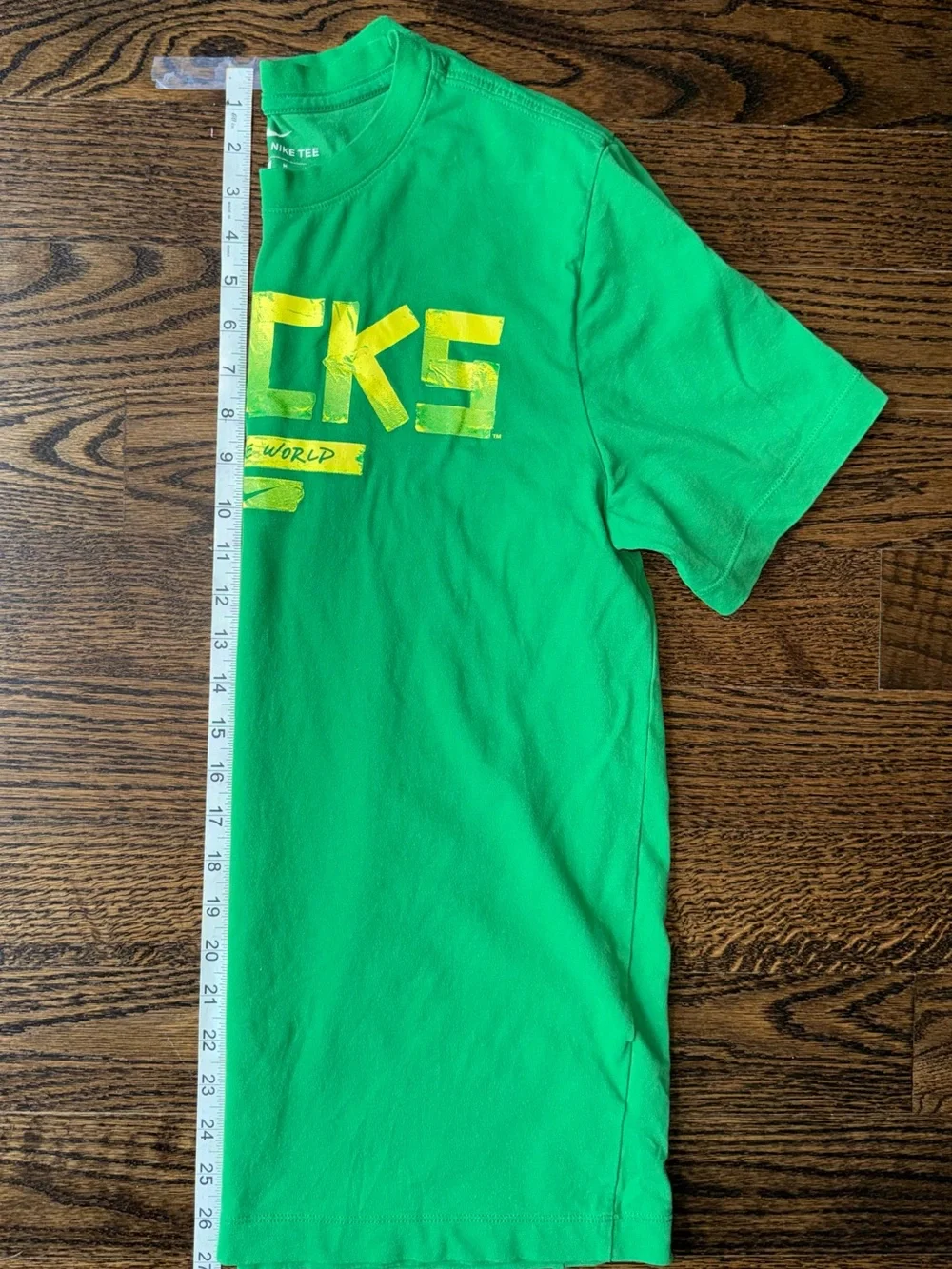Nike Green Short Sleeve 'Ducks' Graphic Tee with Yellow Accents